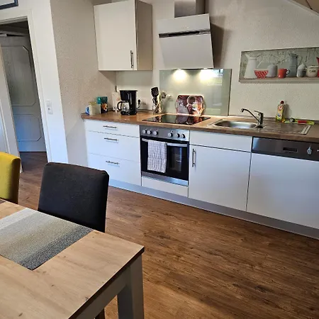 Am Lindenbaum, In Am Nuerburgring アパート Siebenbach